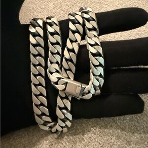 Heavy .925 Sterling Silver Cuban link necklace, featuring a gunmetal finish.
